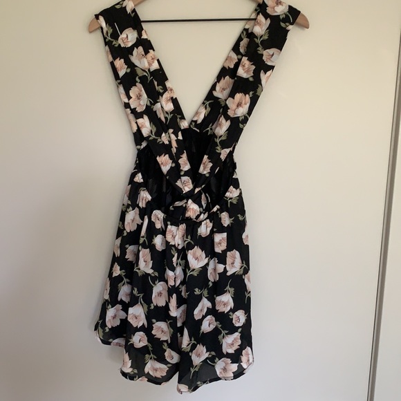 Lulu’s floral convertible romper - Picture 4 of 8